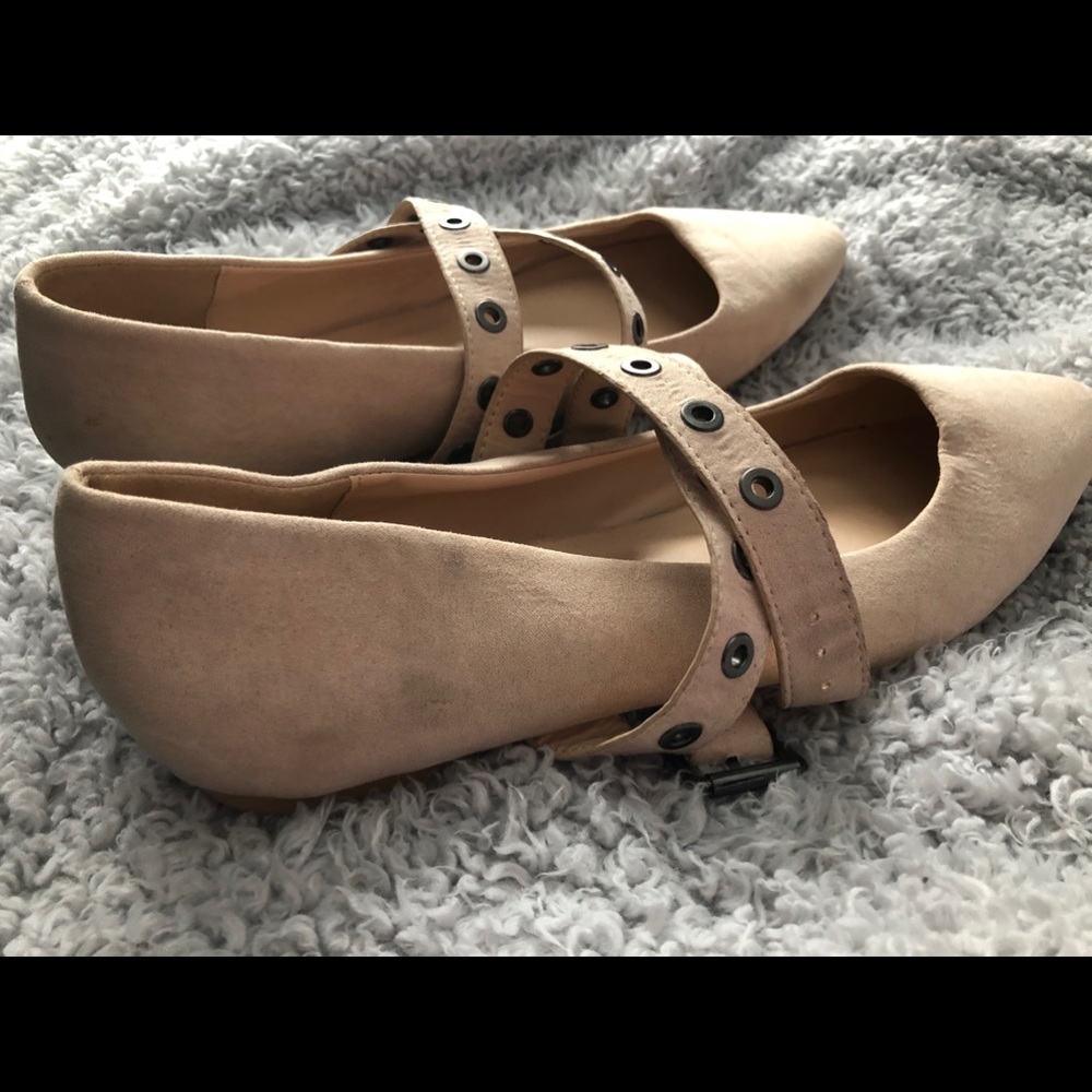 Flats - Picture 2 of 5
